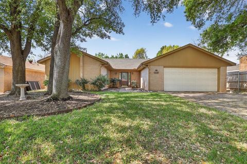 2222 Honey Creek Lane Arlington TX 76006