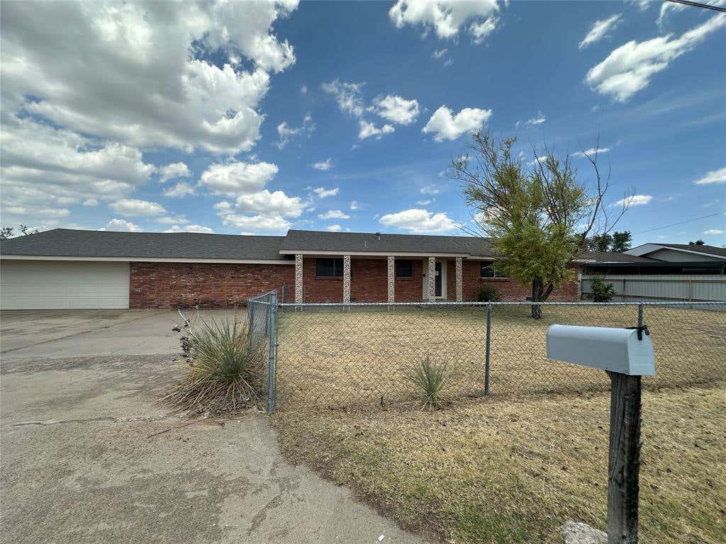 Photo of 1308 Lion Street, Miami, TX 79059 (MLS # 21350378)