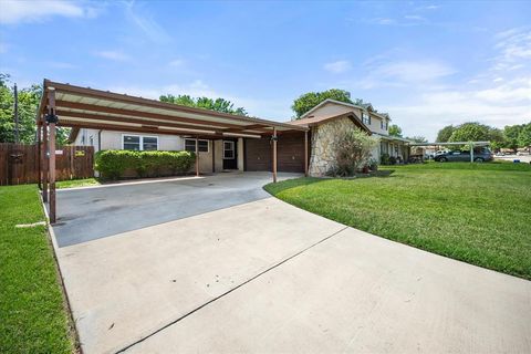 332 Thompson Drive Saginaw TX 76179