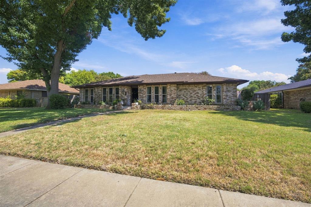 1030 Shadywood Lane
