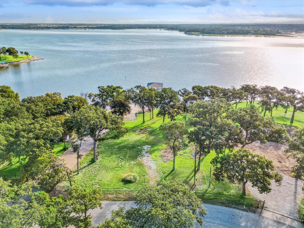 LAKE FOREST ADDITION - Land