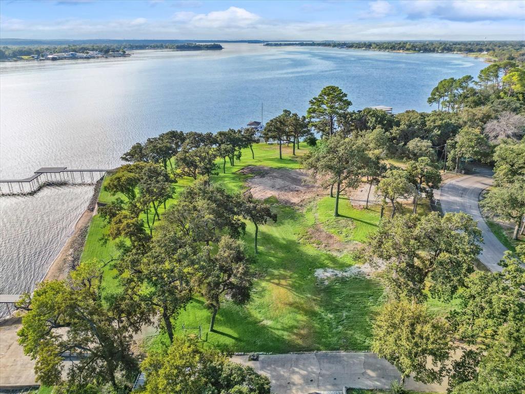 LAKE FOREST ADDITION - Land