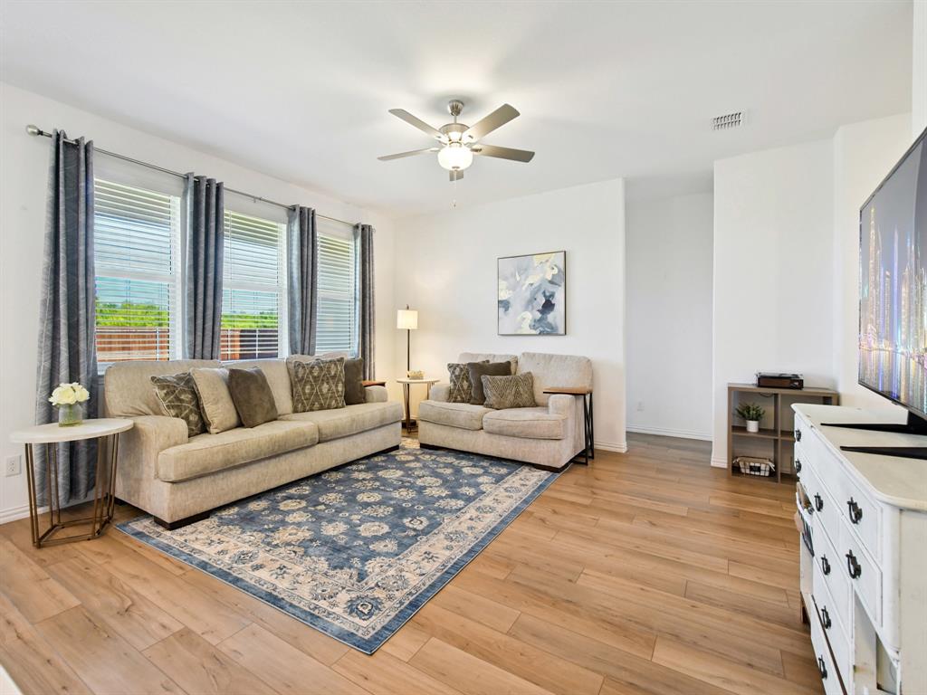 3413 Kingsview Drive
