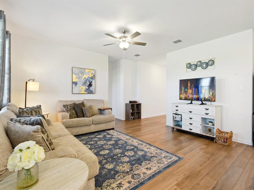 3413 Kingsview Drive