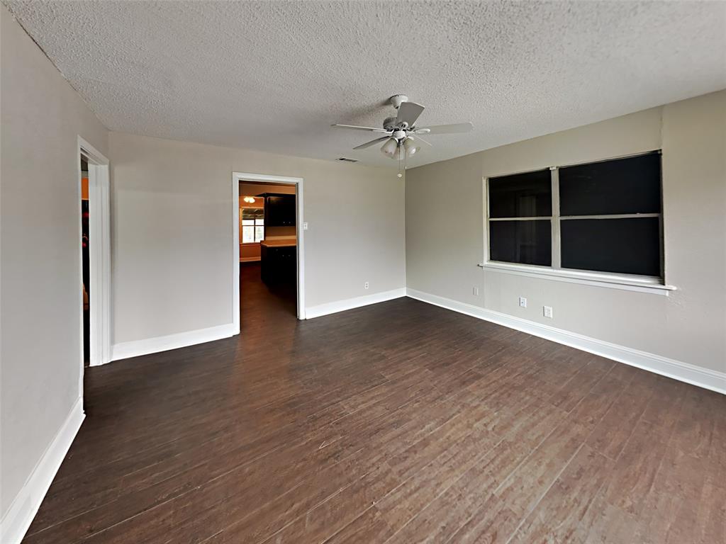2815 Ash Park Drive