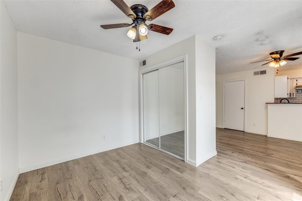 Arlington Oaks Condo - Residential