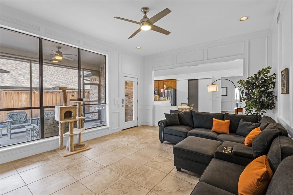 11123 Manorview Circle