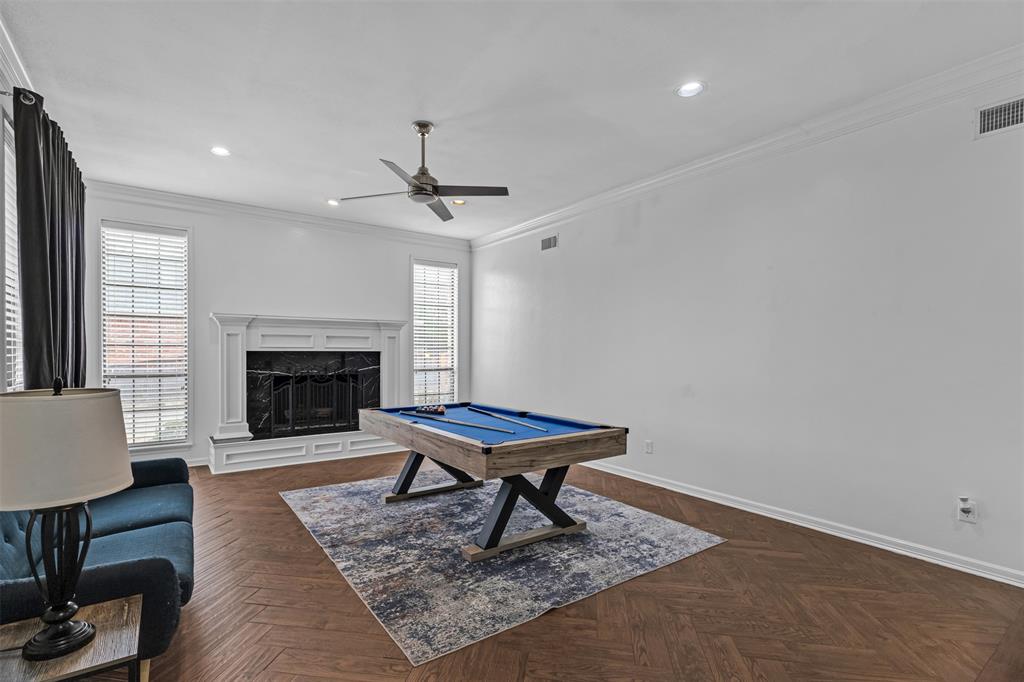 Club Manor - Residential