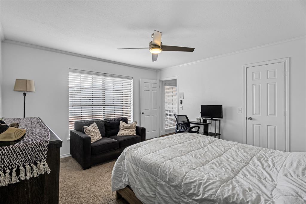 Club Manor - Residential