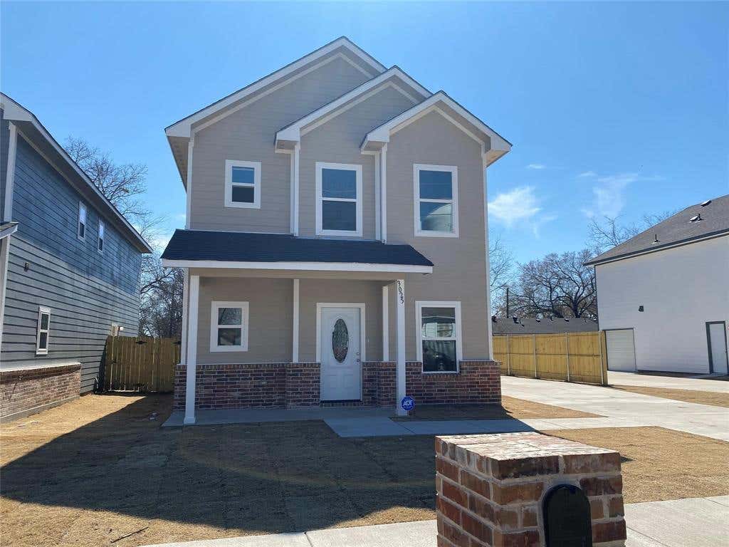Photo of 3025 Barling, Greenville, TX 75401 (MLS # 21354765)