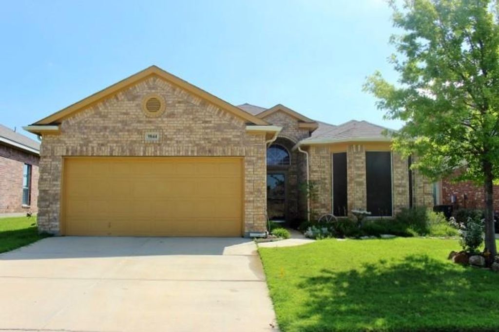 Photo of 9844 Tehama Ridge Parkway, Fort Worth, TX 76177 (MLS # 21252003)