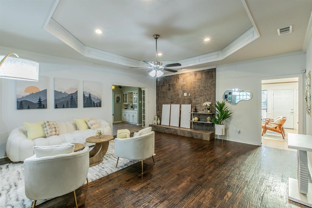 3302 Oxford Drive