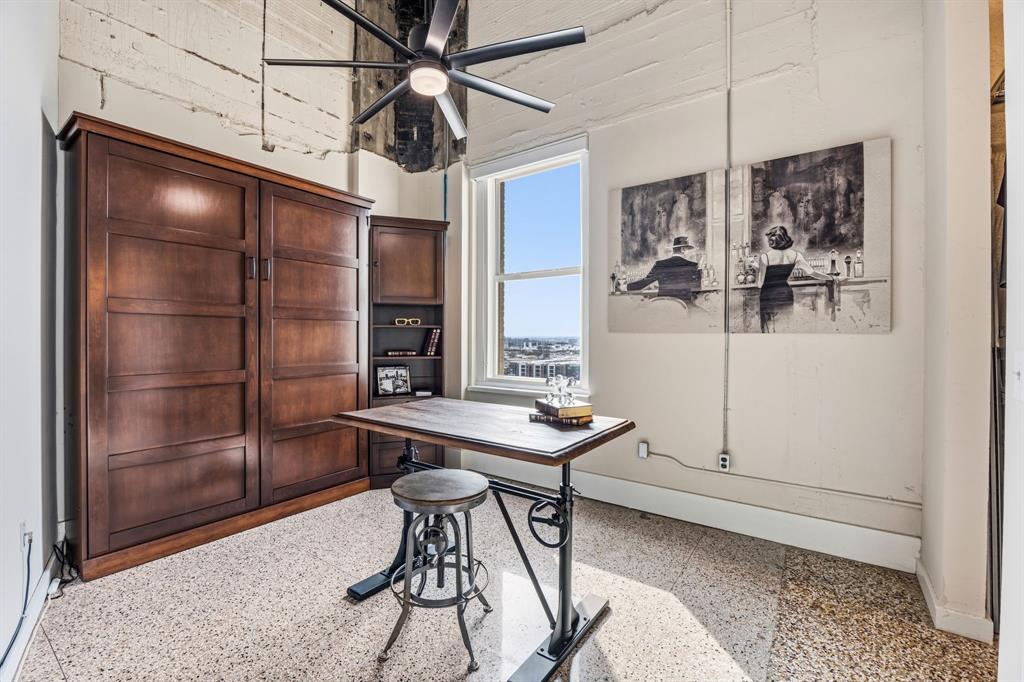 Texas & Pacific Lofts Condo - Residential