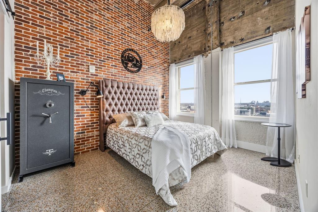 Texas & Pacific Lofts Condo - Residential