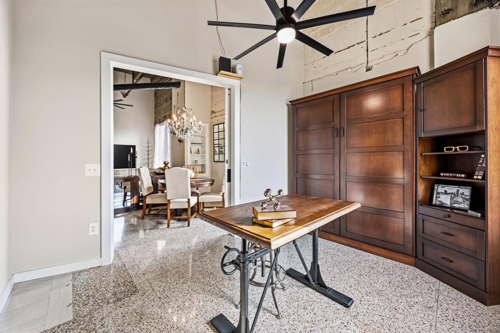 Texas & Pacific Lofts Condo - Residential