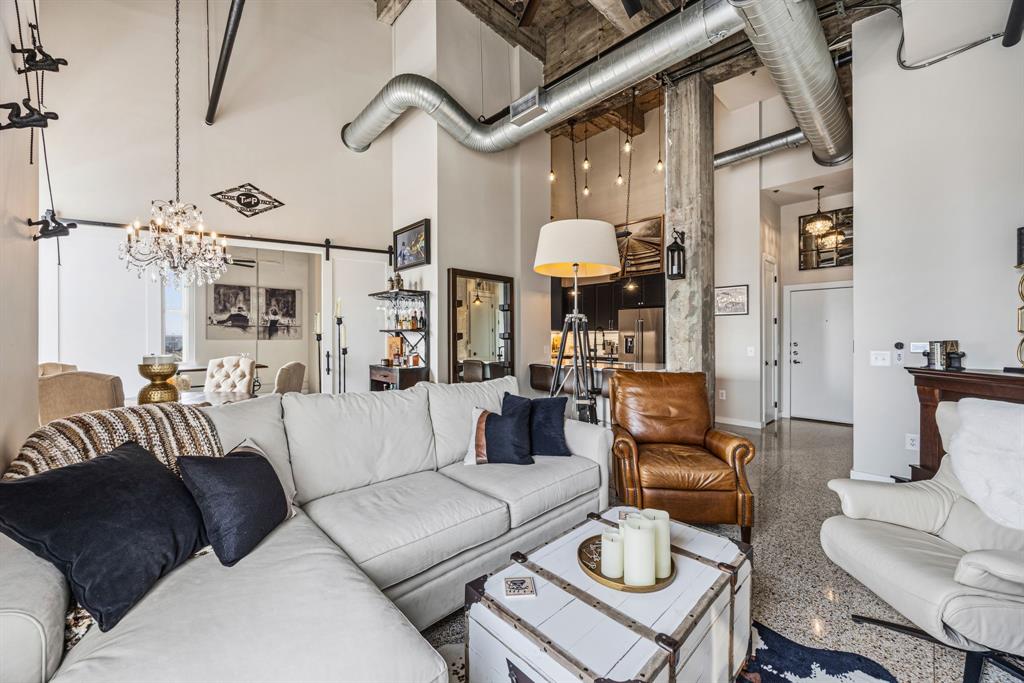 Texas & Pacific Lofts Condo - Residential