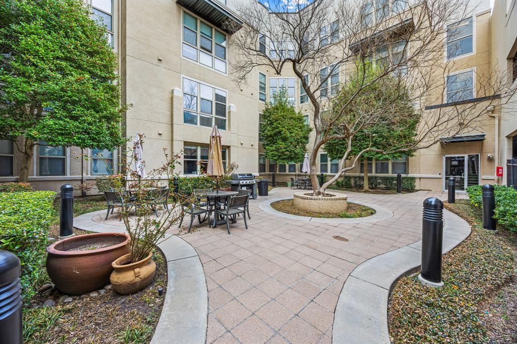 Texas & Pacific Lofts Condo - Residential