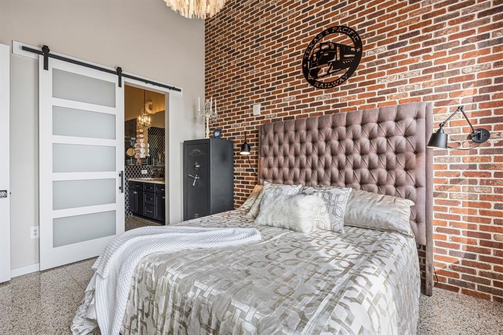 Texas & Pacific Lofts Condo - Residential