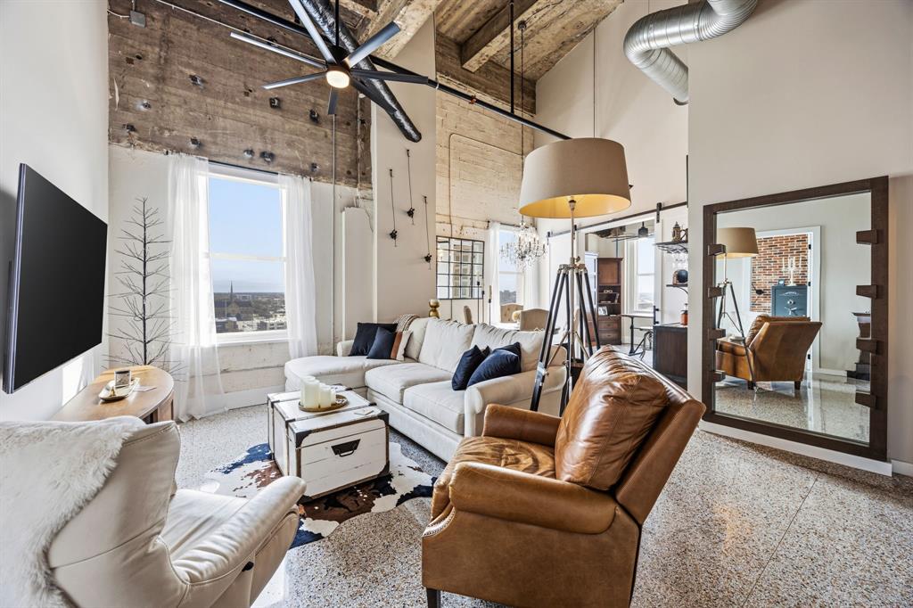 Texas & Pacific Lofts Condo - Residential