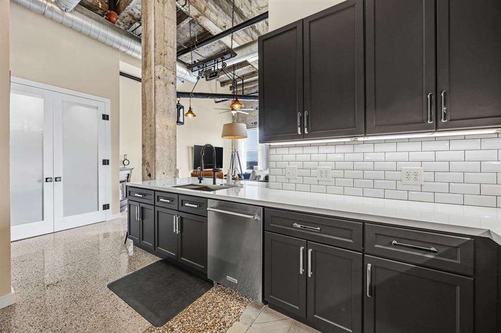 Texas & Pacific Lofts Condo - Residential