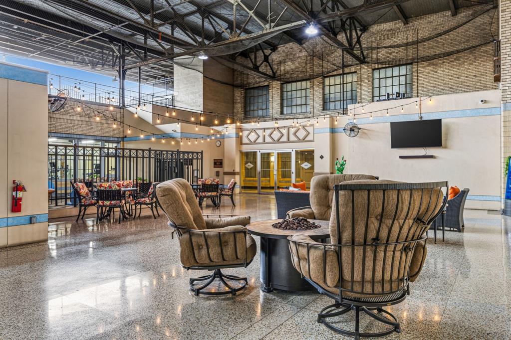 Texas & Pacific Lofts Condo - Residential