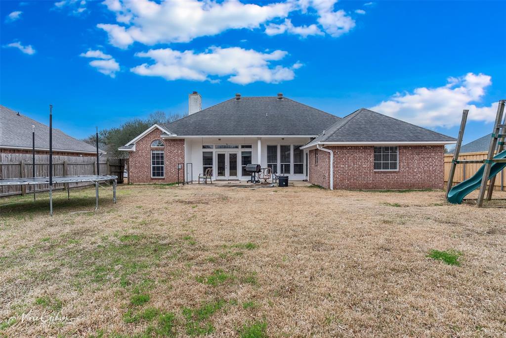 Bossier City, Louisiana 71111, United States, 4 Bedrooms Bedrooms, ,2 BathroomsBathrooms,Residential,Pending,2395