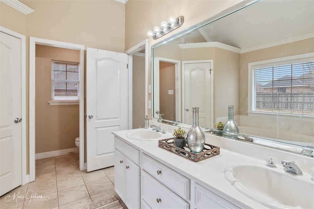 Bossier City, Louisiana 71111, United States, 4 Bedrooms Bedrooms, ,2 BathroomsBathrooms,Residential,Pending,2395