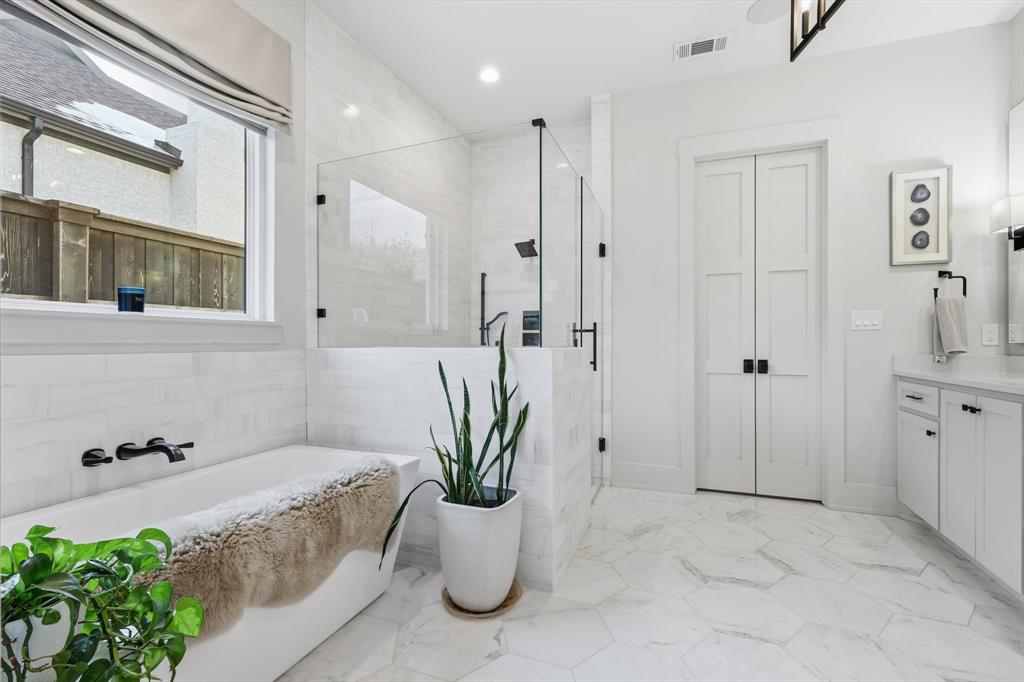 Whisper Rock - Residential