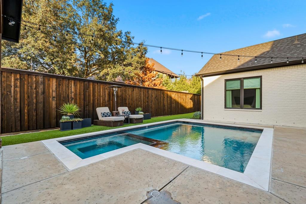 Whisper Rock - Residential