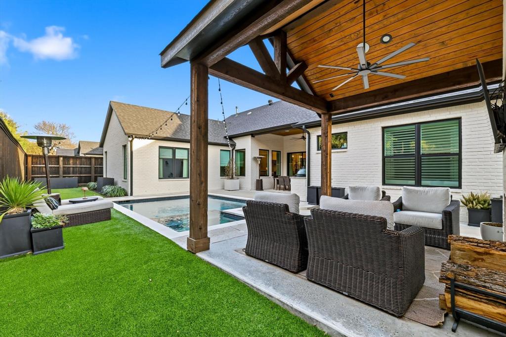 Whisper Rock - Residential