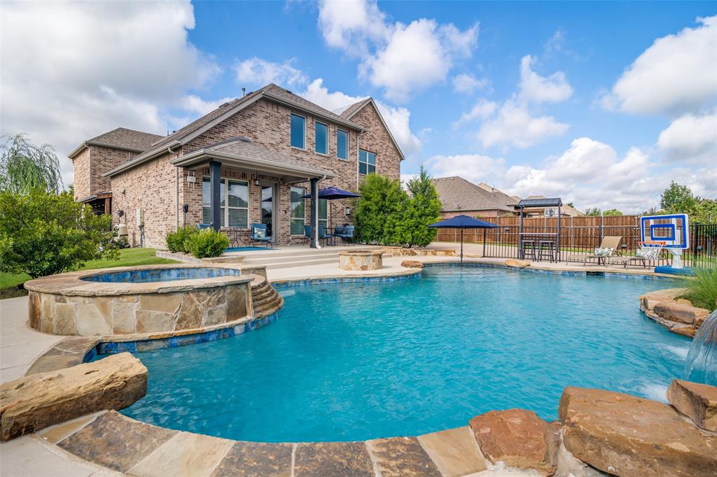 View Sunnyvale, TX 75182 house