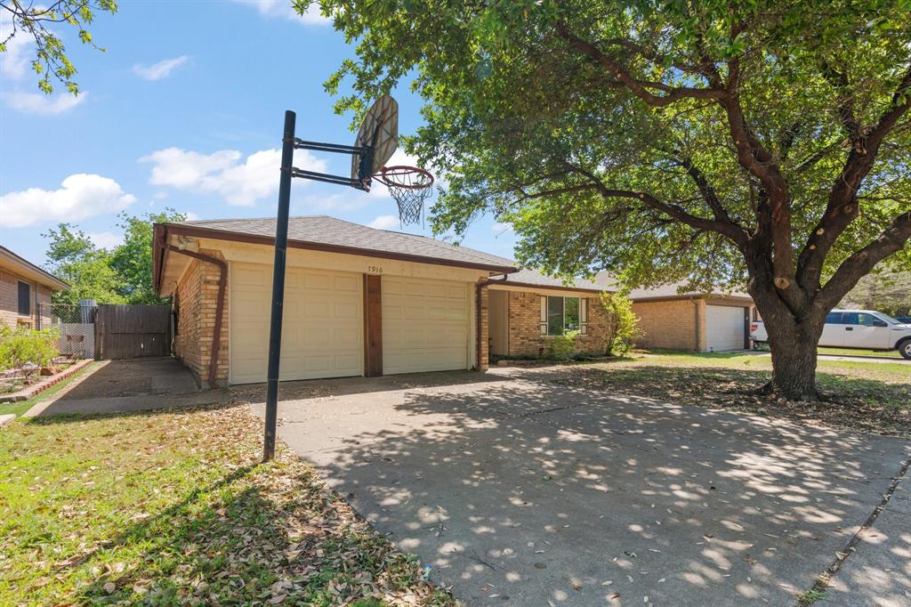 7916 Pebblebrook Drive