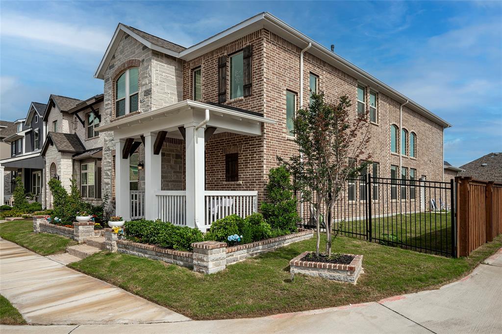 1507 Rose Willow Way