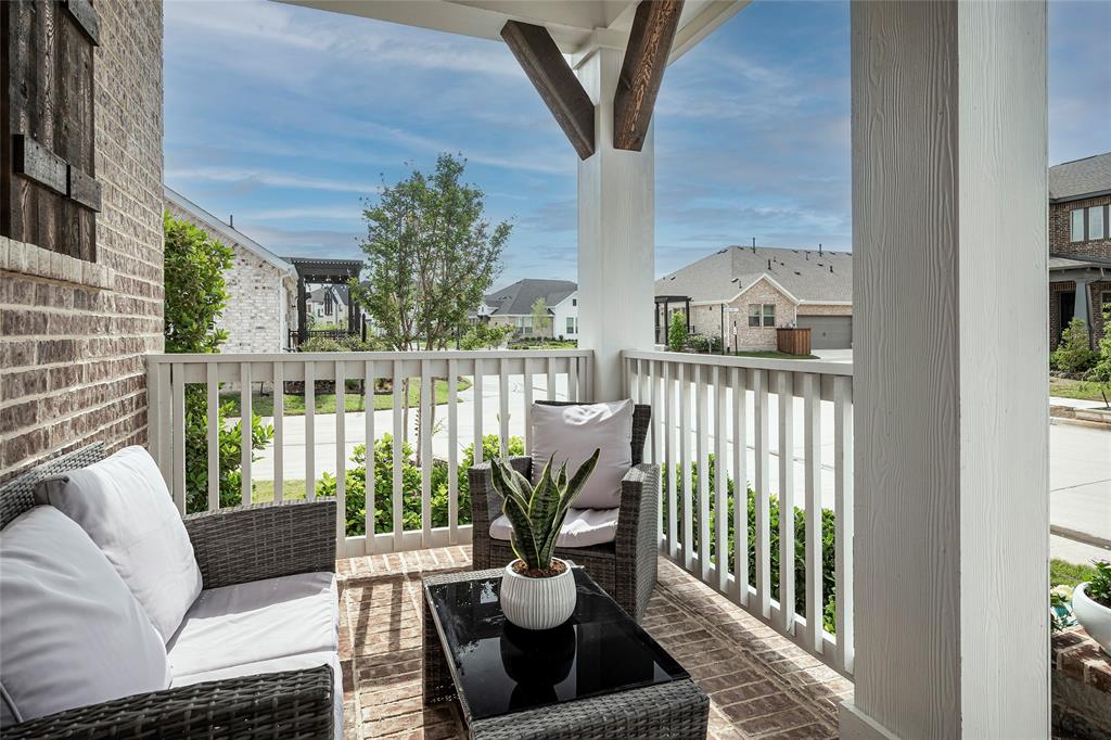 1507 Rose Willow Way