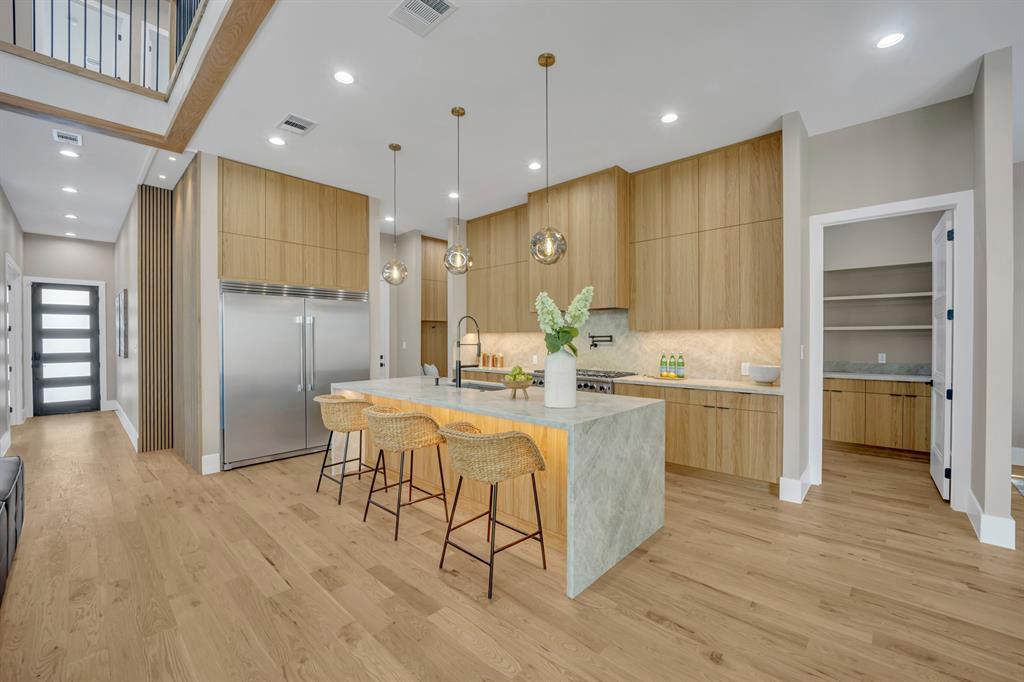 Henderson Avenue - Residential