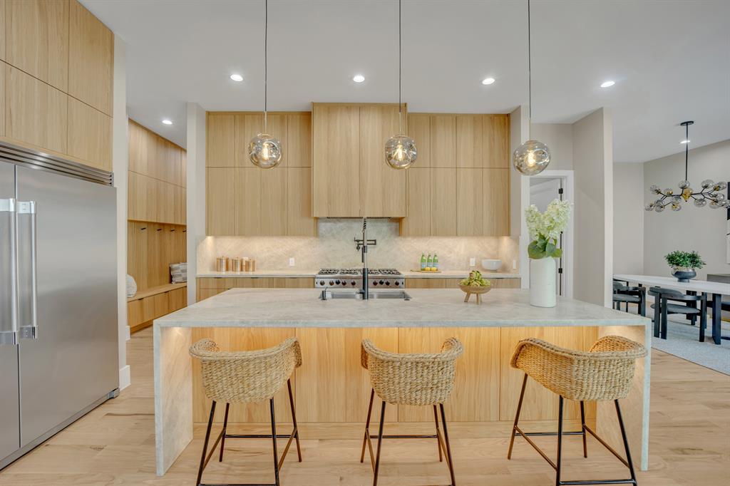 Henderson Avenue - Residential