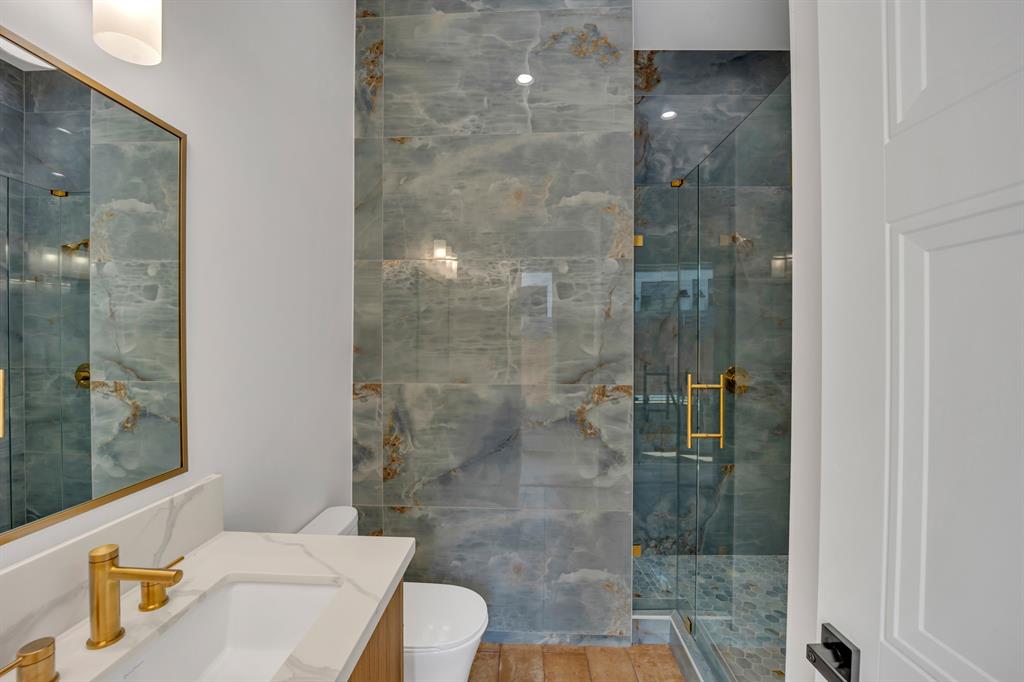 Henderson Avenue - Residential