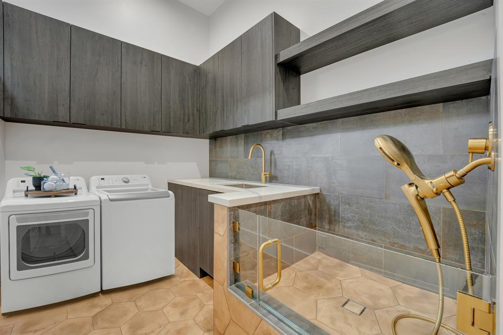 Henderson Avenue - Residential