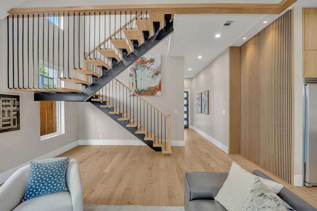 Henderson Avenue - Residential