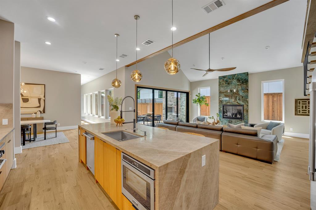 Henderson Avenue - Residential