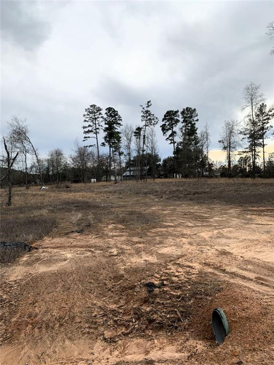 Perfect place to build in Benton! Over 1 acre of land, quiet cul-de-sac street!  Country living not far from town! Culvert installed and drive dirt work to be completed.   Septic and Well Required. Electric Available. Protective covenants. Owner Agent