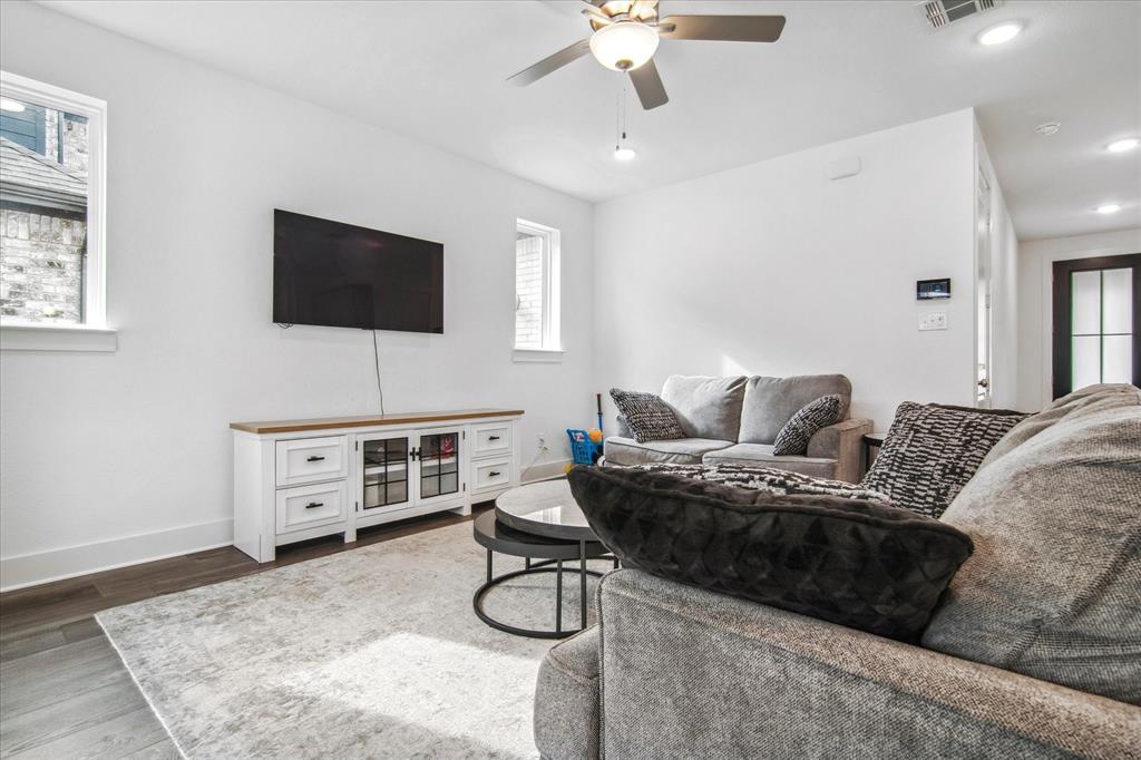 1220 Lady Mantle Way