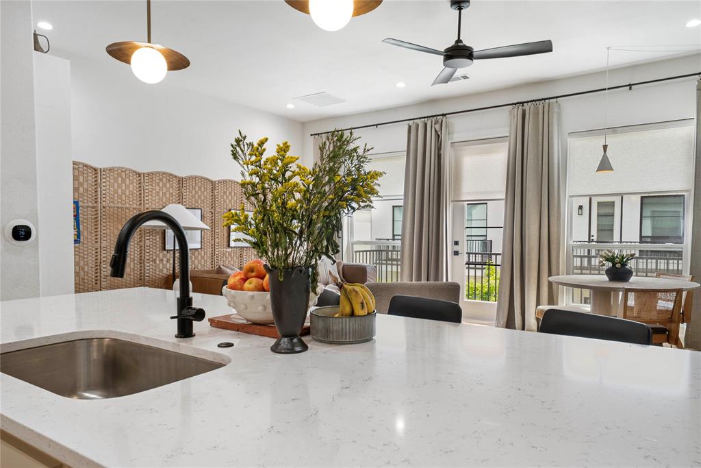 Main 7 Twnhm Add - Residential