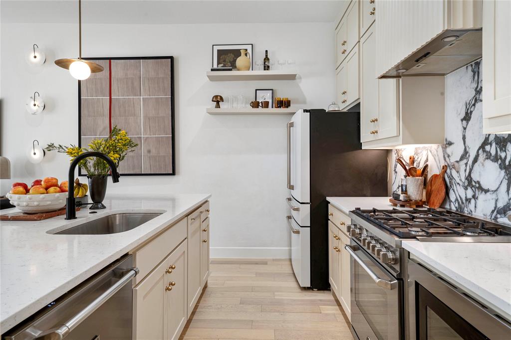 Main 7 Twnhm Add - Residential