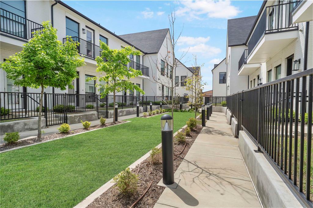 Main 7 Twnhm Add - Residential