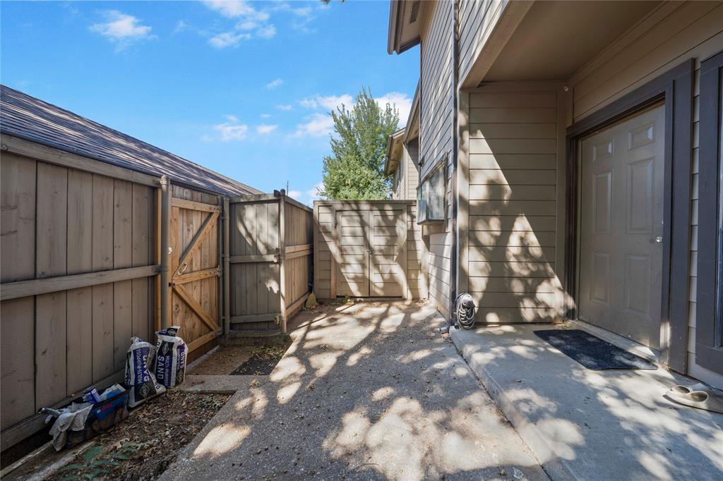 Glen Oaks Twnhms - Residential