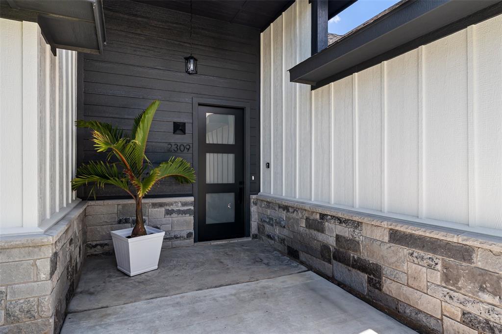 2309 Forest Hill Lane