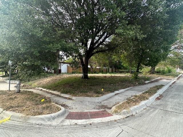 QUEENSBOROUGH - Land