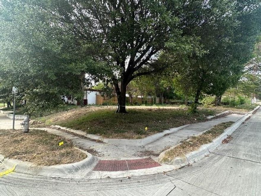 Fantastic opportunity to BUILD YOUR OWN dream home in the sought-after Arlington Heights neighborhood. The lot has been scraped and is ready to build. Location is just 2 blocks from Dickies Arena and the Camp Bowie bricks, and within 5-10 minutes of 7th Street, Clearfork, TCU, or Downtown Fort Worth. Over 7,000 sqft lot. Endless Opportunities.  Whether you’re a builder, investor, or future homeowner, this lot presents exceptional potential in one of Fort Worth’s best neighborhoods.