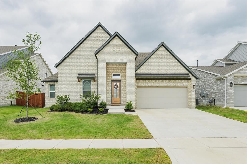 Photo of 3913 Ablon Trail, Garland, TX 75043 (MLS # 21253085)